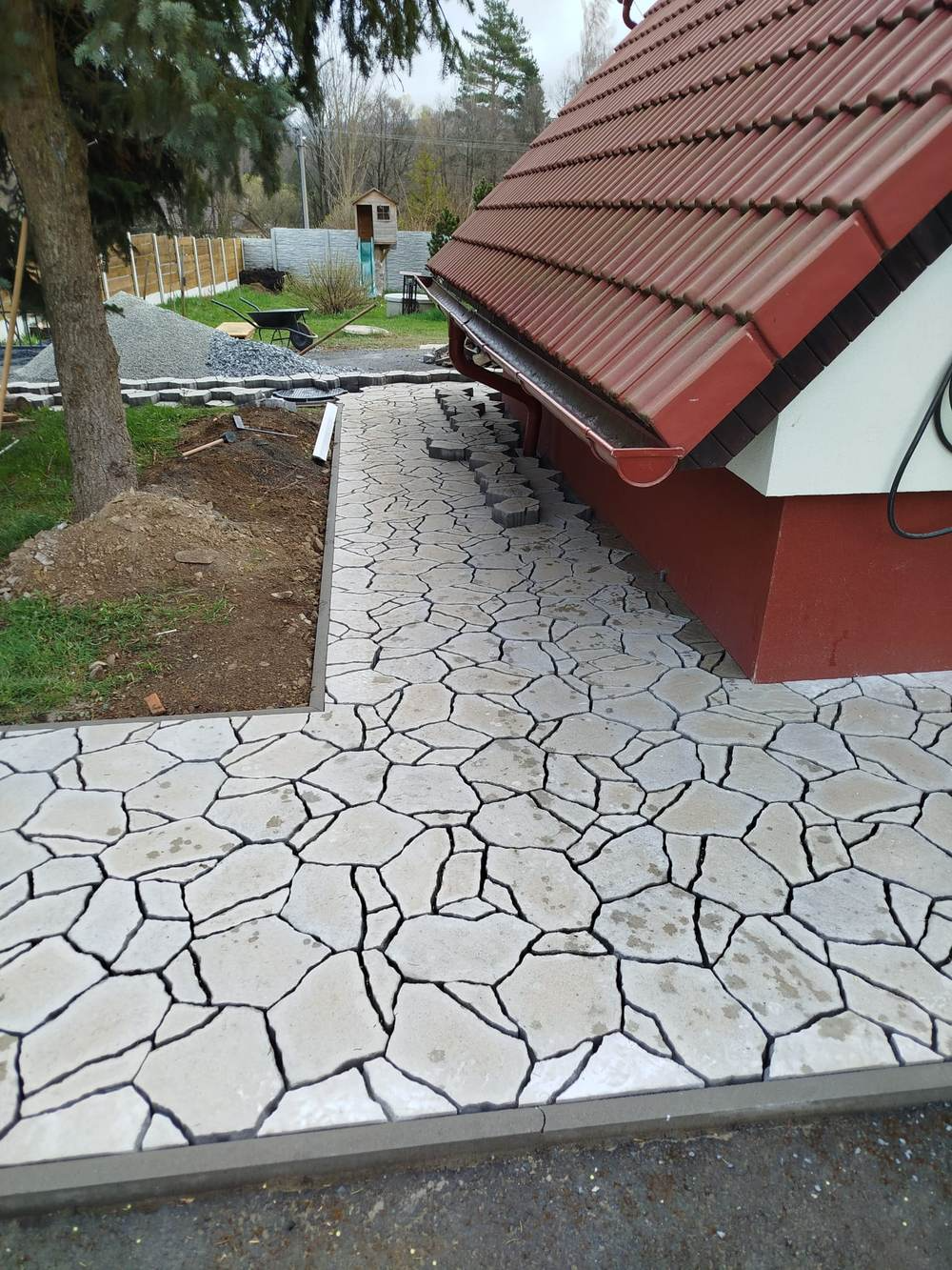 Kamenná dlažba rohový detail